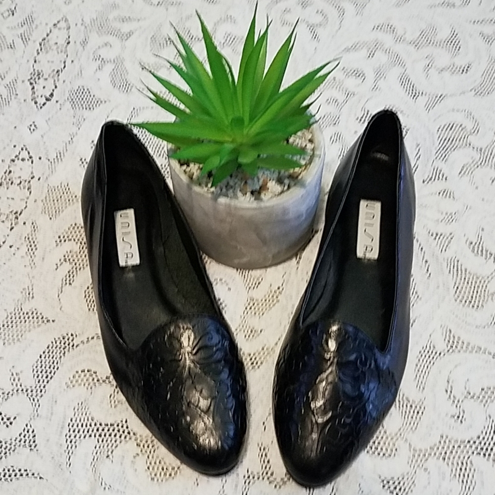 Unisa Vintage Leather Floral Embossed Flats 7
